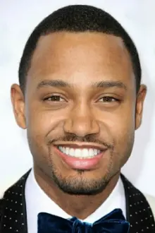 Terrence J como: Charlie