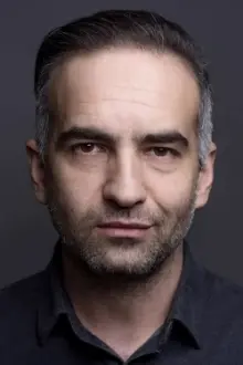 Nadir Sarıbacak como: Kamil