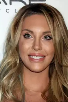 Chloe Lattanzi como: Deenie