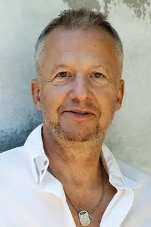 Bogusław Linda como: Franz Maurer