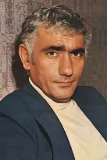 Yılmaz Güney como: Kozanoğlu Hüseyin