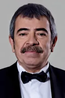 Selçuk Yöntem como: Muhtar