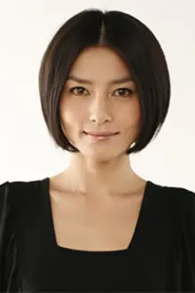 Mai Hosho como: Midori Iwashita