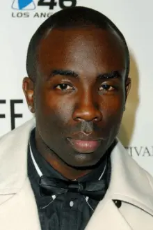 Sam Sarpong como: Tariq