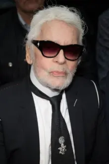 Karl Lagerfeld como: Ele mesmo