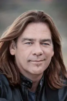 Alan Doyle como: 