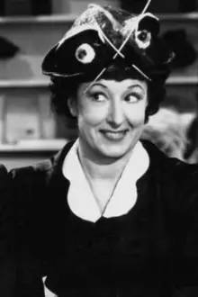 Elsie Ames como: Violet Zabina