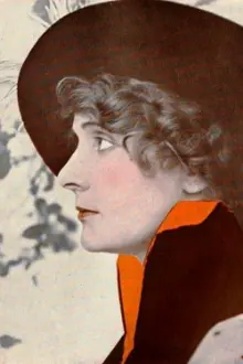 Winifred Greenwood como: Madame Batonyi