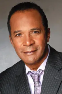 Clifton Davis como: Saxon