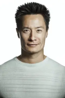 Matthew Yang King como: Tunnel Rat (voice)