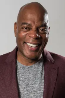 Alonzo Bodden como: 