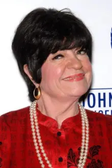 Jo Anne Worley como: Cynthia