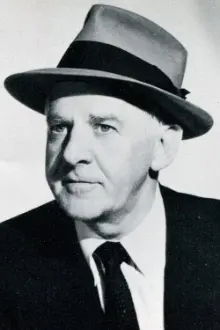 Walter Winchell como: Walter Winchell