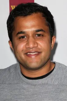 Omi Vaidya como: Indian Man