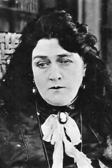 Katherine Griffith como: Aunt Ellen