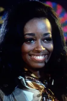 Charlene Jones como: Pearl Lushcomb