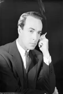 Carlos Navarro como: Roberto Romay