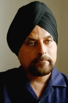 Gurdeep Singh como: Sucha Singh