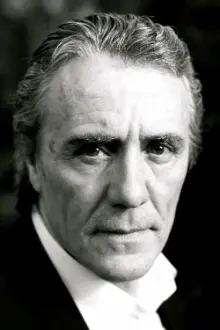 Robert Coleby como: Peter Thornbury