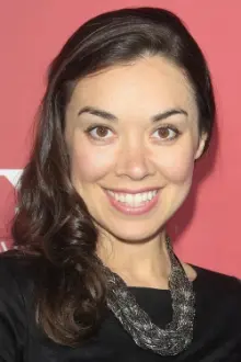 Tara Platt como: Mara