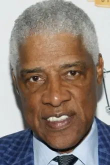 Julius Erving como: Julius "Dr. J" Erving