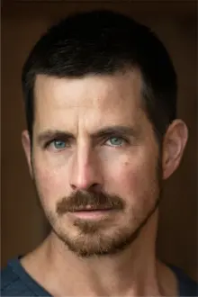 Craig Olejnik como: Louis