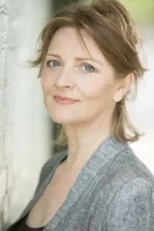 Yvonne O'Grady como: Mrs Graham