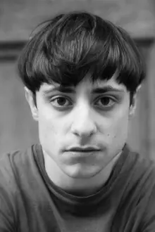 Ryan Sampson como: Alex