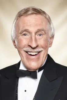 Bruce Forsyth como: Bruce Gillespie