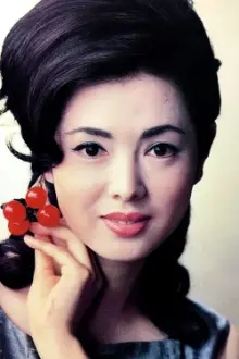 Yoshiko Sakuma como: Momoko Inui