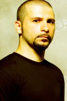 John Dolmayan como: 