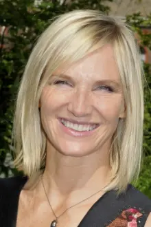 Jo Whiley como: Self - Host