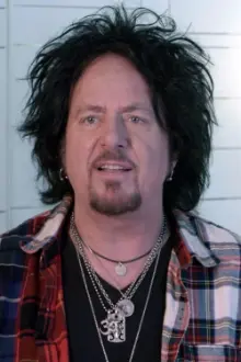 Steve Lukather como: Guitars, Vocals