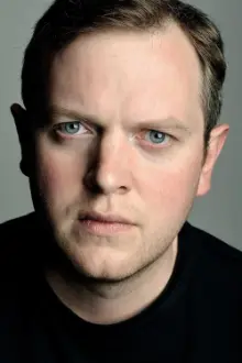 Miles Jupp como: Damien Trench