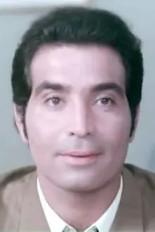 Hassan Youssef como: Ahmed Mahmoud