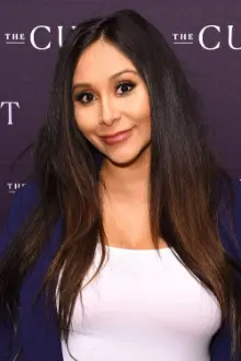 Snooki como: Herself - Host