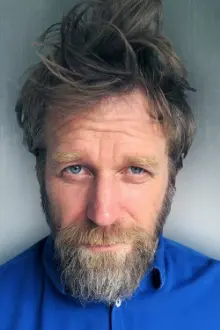 Tony Law como: Ele mesmo