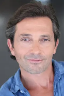 Sébastien Roch como: The gendarme