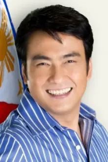 Ramon 'Bong' Revilla Jr. como: Henry Cruz