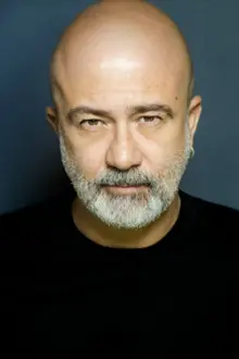 Durul Bazan como: Fazil