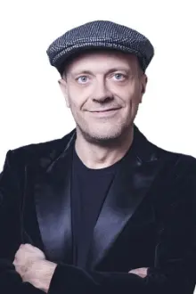 Max Pezzali como: Self - Judge