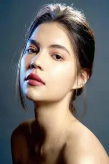 Rhian Ramos como: Lolita Pulido