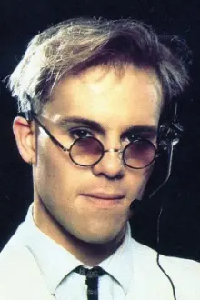 Thomas Dolby como: Self - Synthesizer, vocals