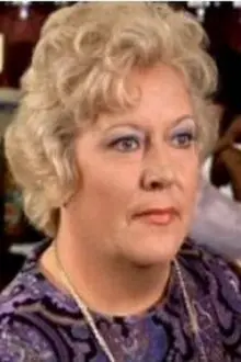 June Ellis como: Emmy