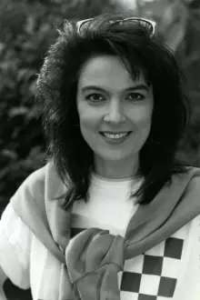 Joanne Côté como: Hélène Savoie