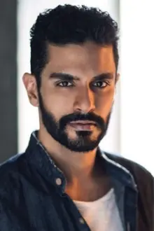 Angad Bedi como: Jeet