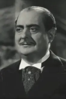 Juan Espantaleón como: Don Antonio