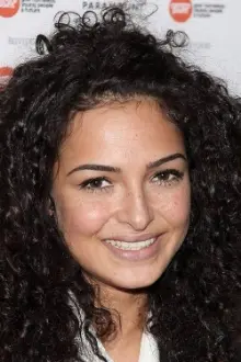 Anna Shaffer como: Sandra