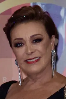 Sylvia Pasquel como: Doña Epi