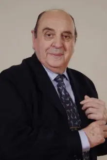 Juanito Navarro como: Abuelo de Julito (Nº 3)